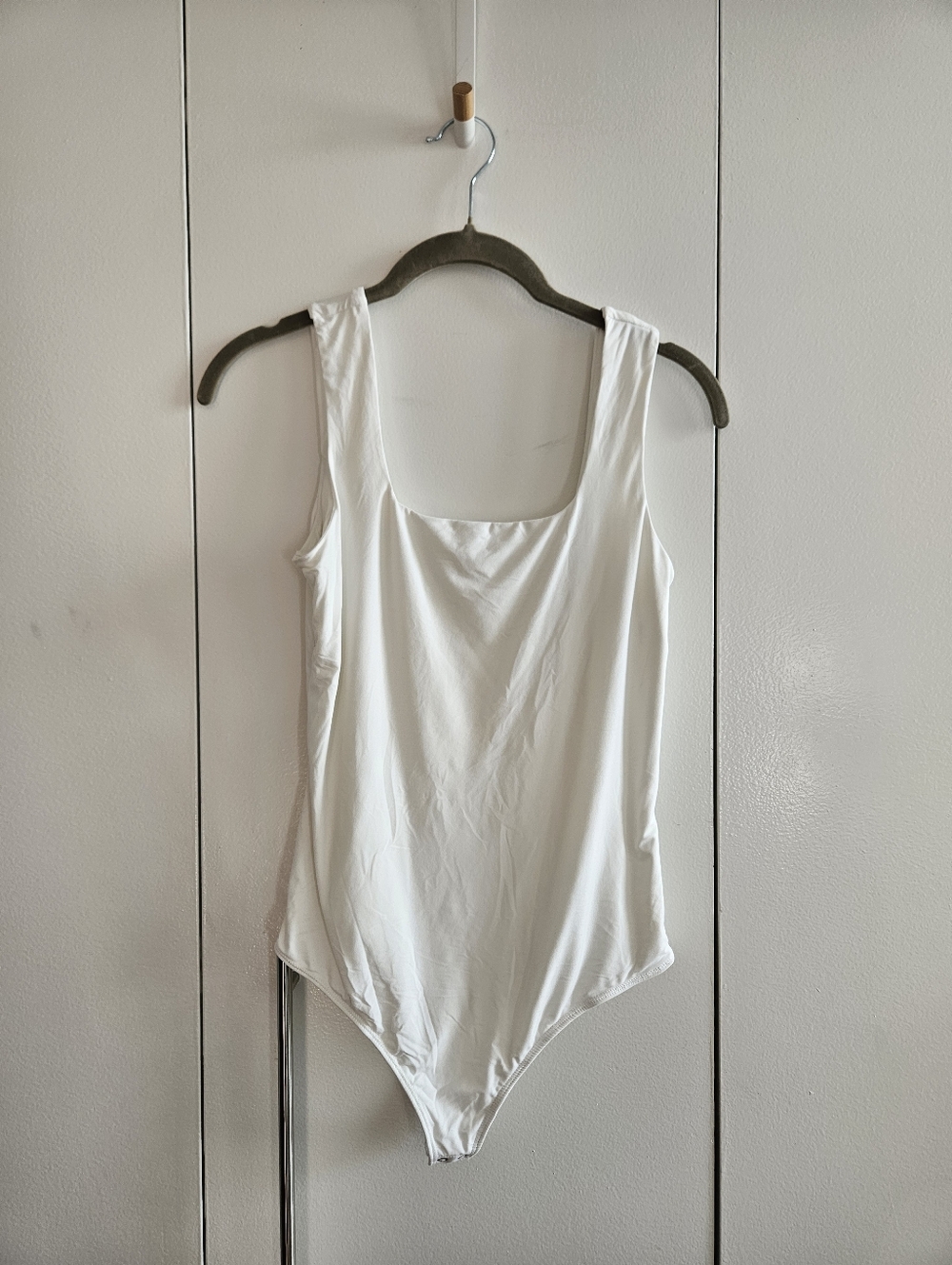Anercrombie Size M White Scoop Neck Bodysuit - Women